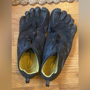 Vibram five fingers Mens 11 shoes